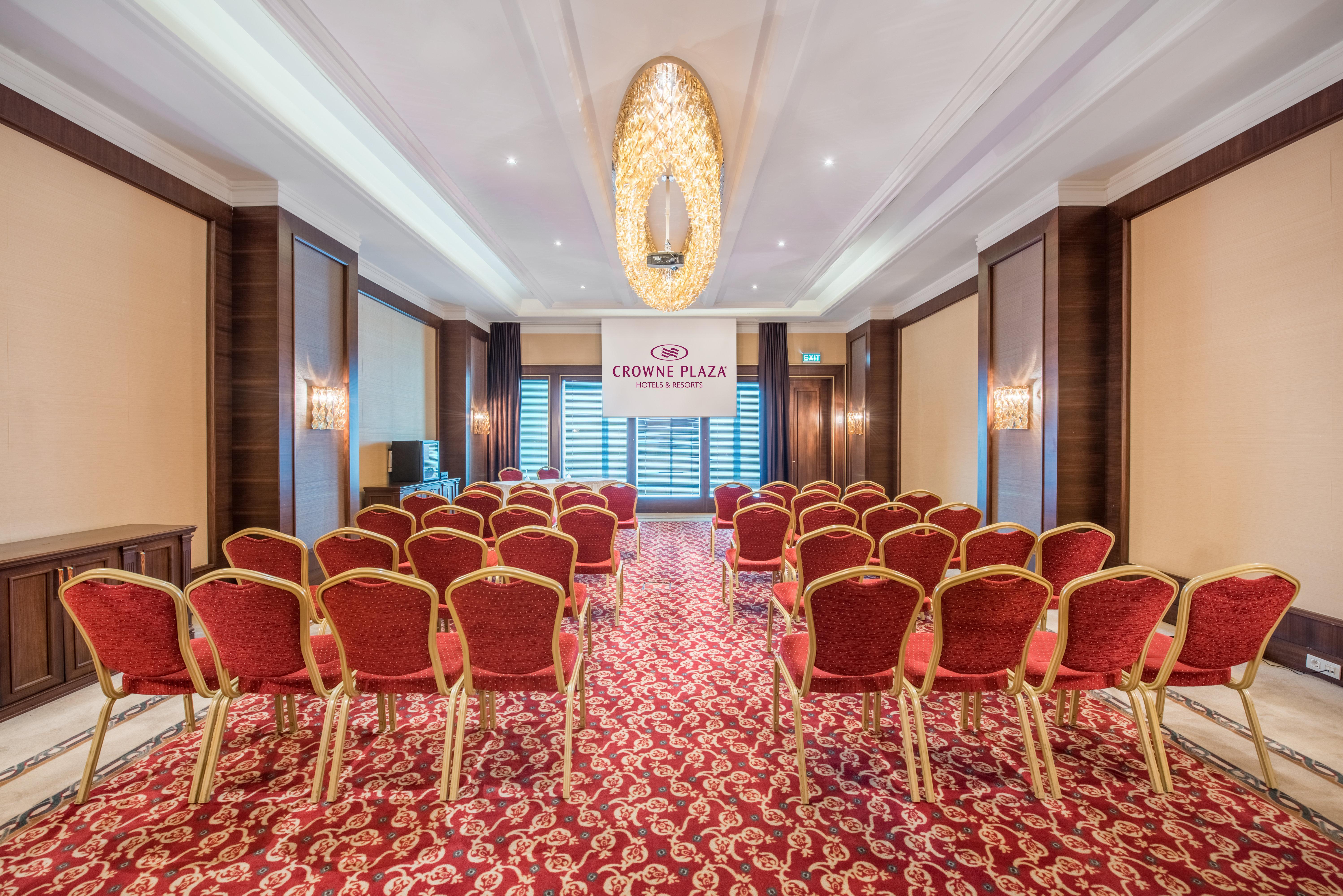 Crowne Plaza By Ihg 5* Istanboel